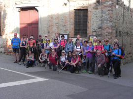Foto di gruppo all’Oratorio di San Rocco a Viverone Alta (34956 bytes)